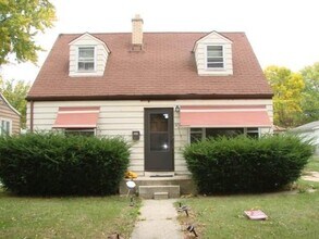Building Photo - 3BR SINGLE FAMILY HOME, FULL BASEMENT, WOO...