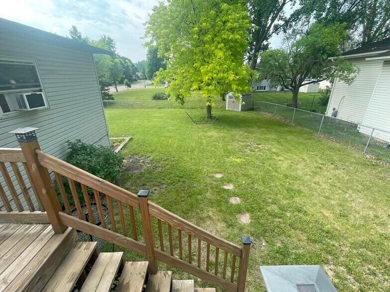 Building Photo - 2923 Heatherwood Cir S