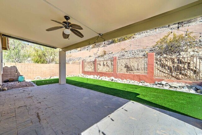 Building Photo - READY TO VIEW NOW! Stunning 3 Bed 2 Bath H...
