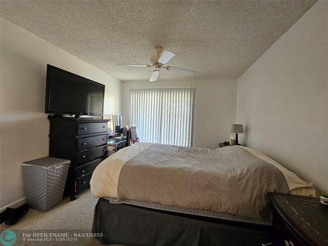 Building Photo - 6355 La Costa Dr