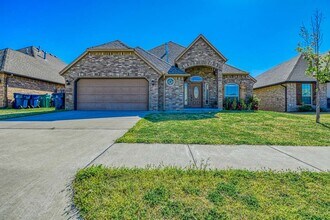 Building Photo - Beautiful home in desired Williamson Farms!