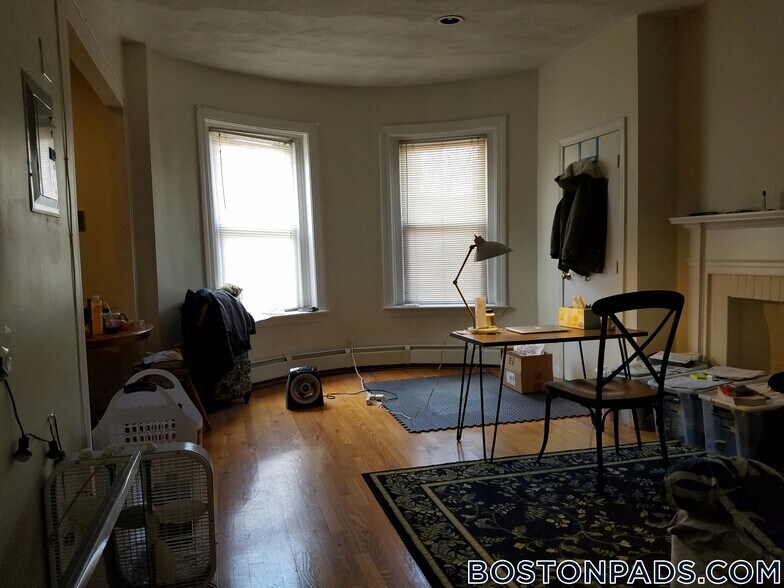 Building Photo - 14 Wait St