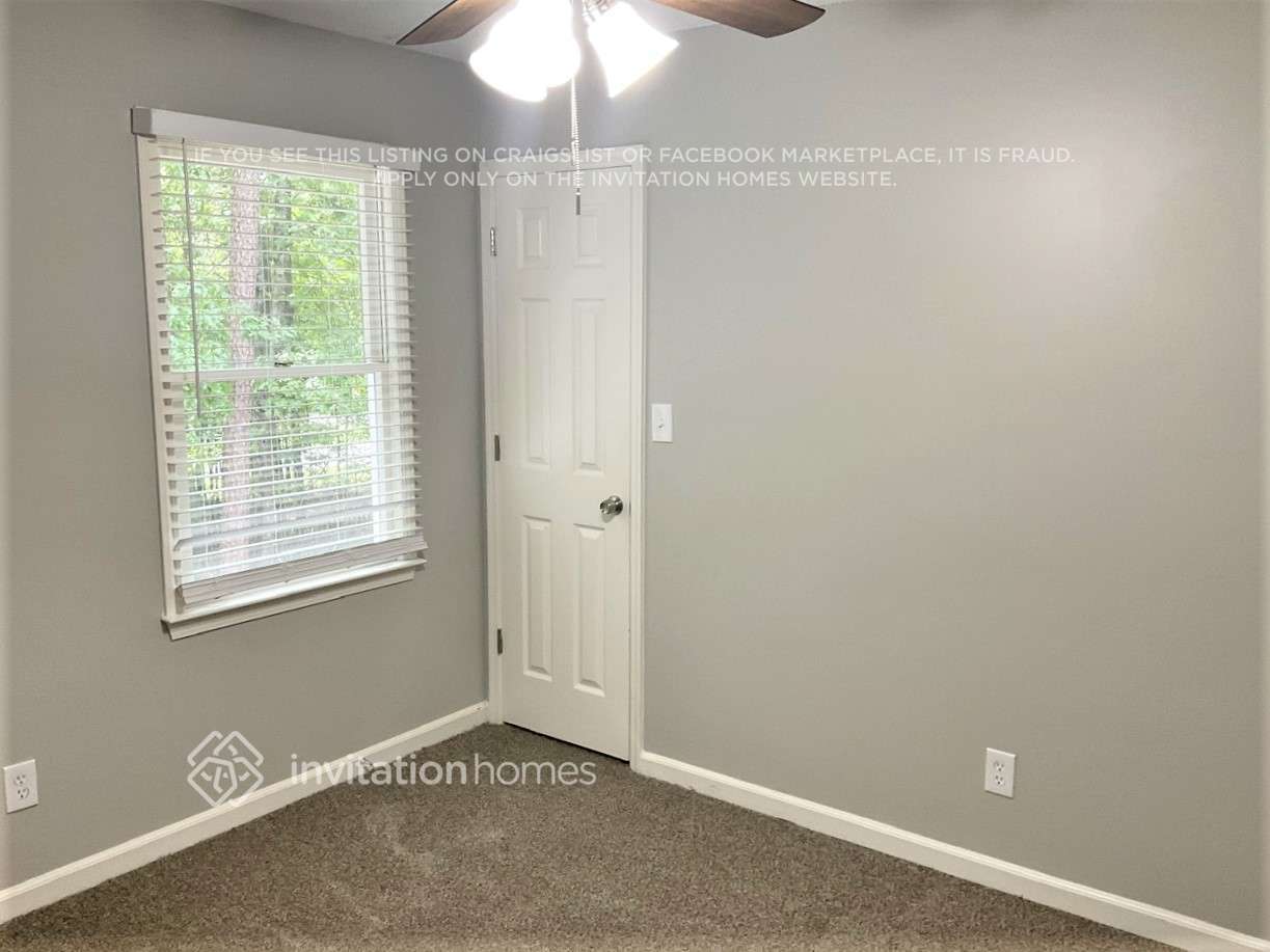 Building Photo - 330 Brooke Wood Dr
