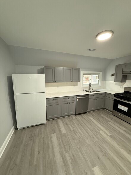 Building Photo - 3807 N Whipple St
