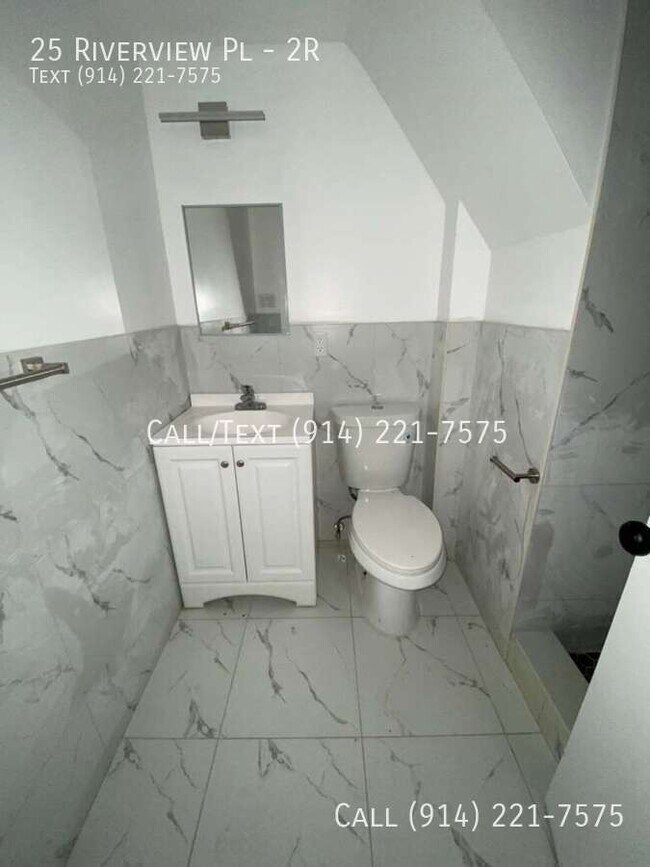 Building Photo - 25 Riverview Pl