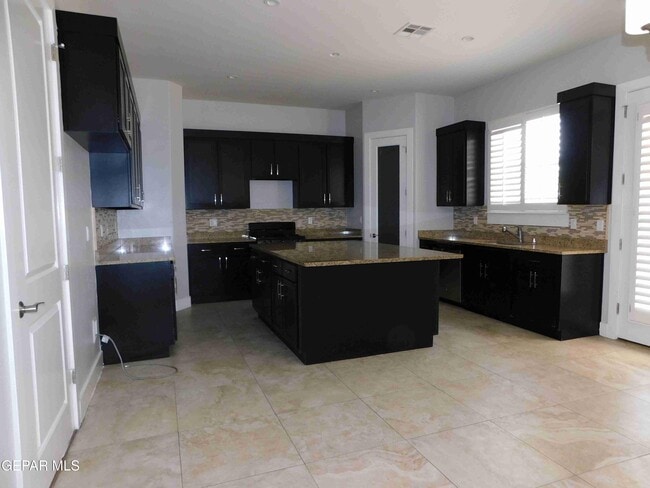 Building Photo - 13025 Birds View Cir