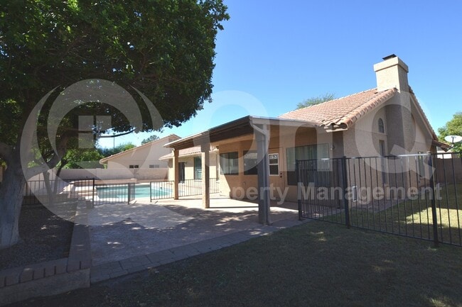 Building Photo - 2409 W Marlboro Dr