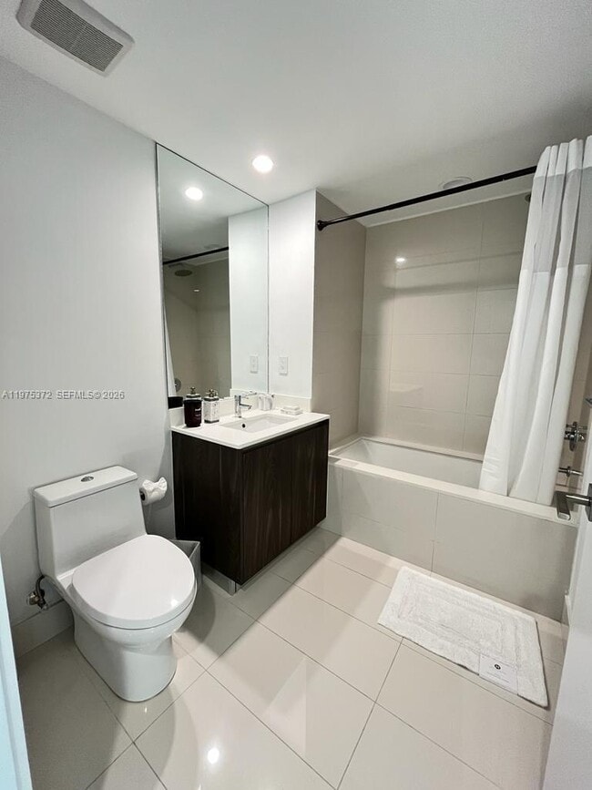 Building Photo - 3131 NE 7th Ave