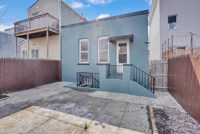 Building Photo - 42 Greenville Ave