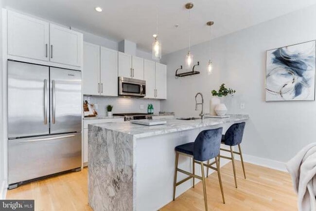 Building Photo - 1321 21st St NW