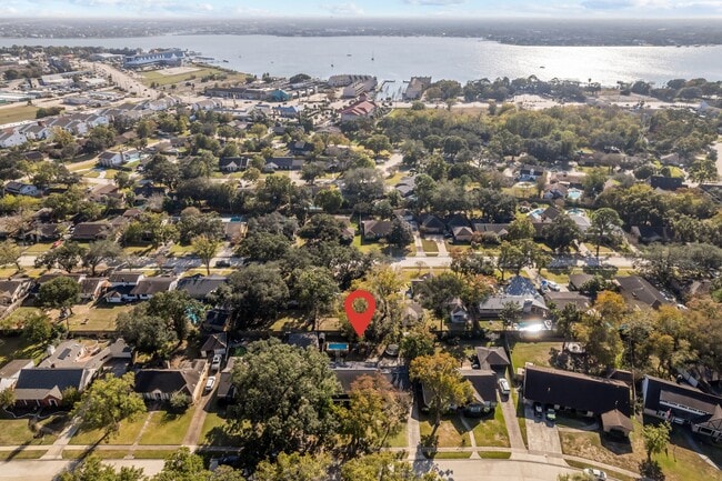 Building Photo - 326 Bayou View Dr