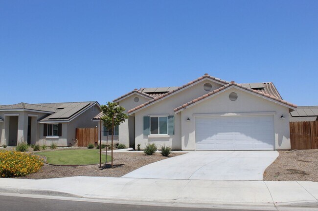 Building Photo - Beautiful Solar and All Electric Home for ...