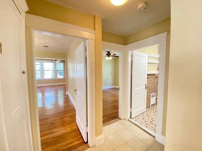 Building Photo - 39 Davis Rd