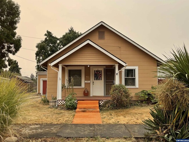 Building Photo - 450 W Sherman St