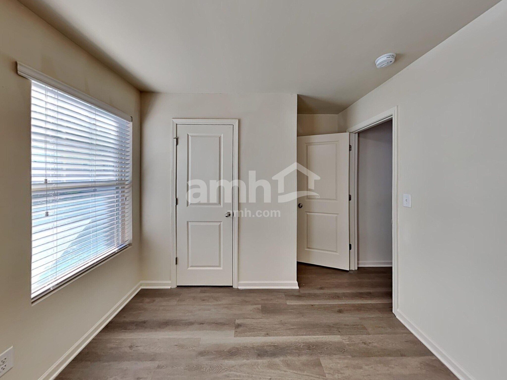 Building Photo - 4025 Clay Ct SE