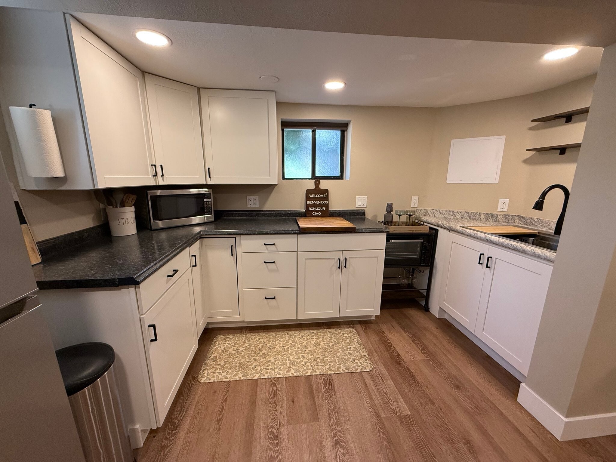 Building Photo - 4004 NW Columbia St