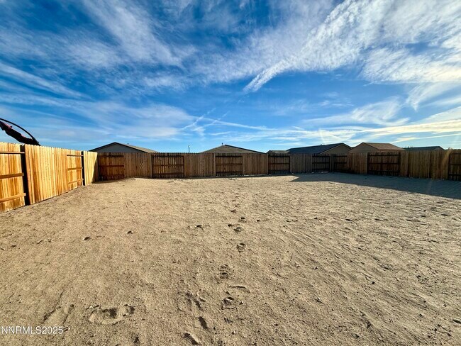 Building Photo - 1154 Alder Dr