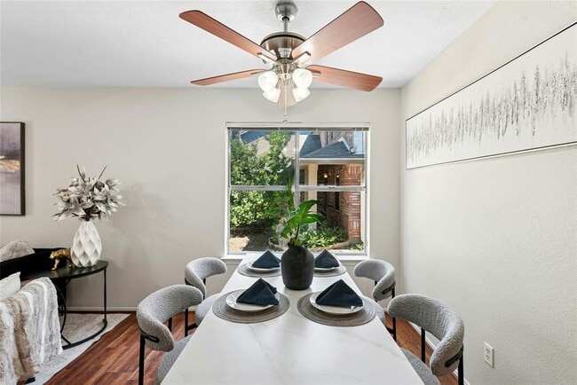 Building Photo - 8411 Glen Canyon Dr