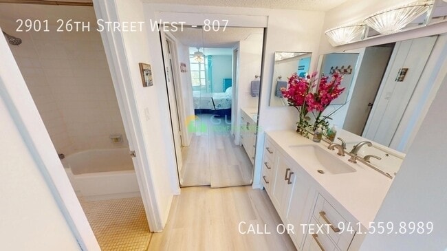 Building Photo - 2901 26th St W