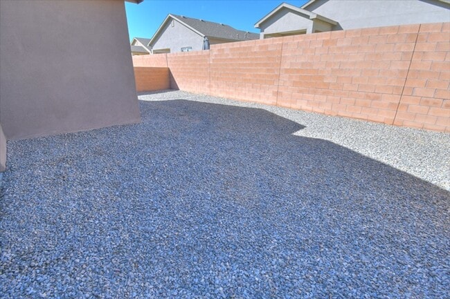 Building Photo - RIo Rancho at it BEST !!!