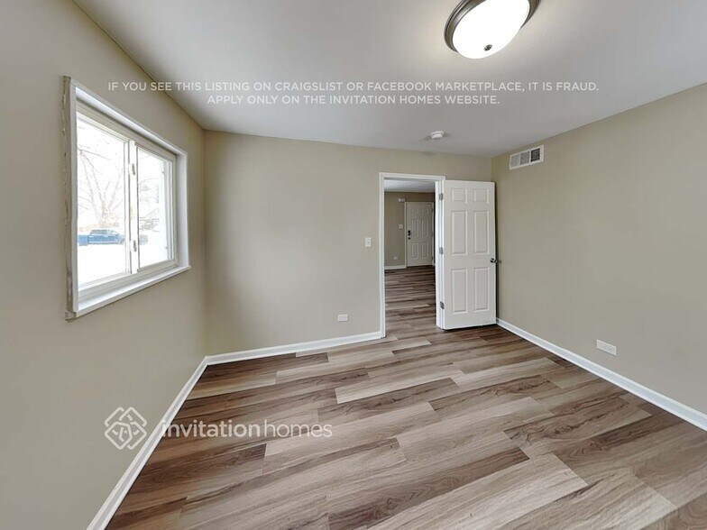 Building Photo - 715 E Le Moyne Ave