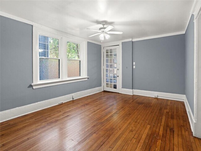 Building Photo - 164 4th St NE