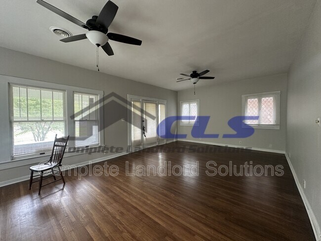 Building Photo - 1301 S 9th St