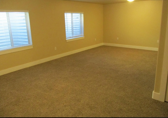 Building Photo - 193 N 350 W St