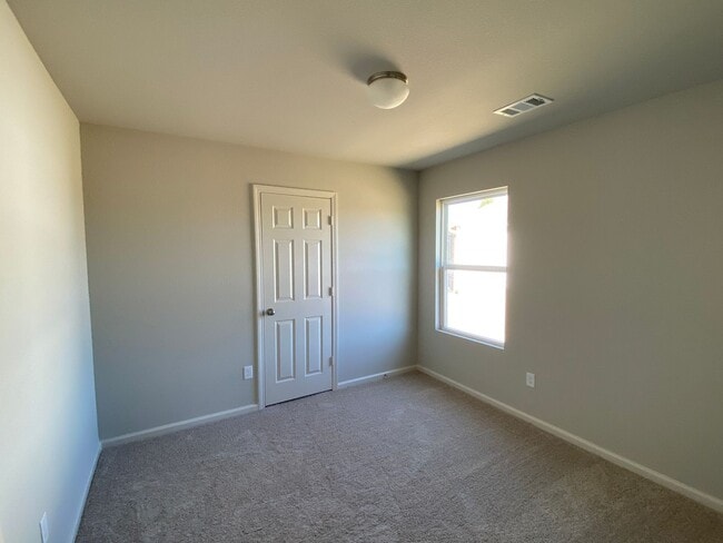 Building Photo - NEW  4bed/2bath Home!!!