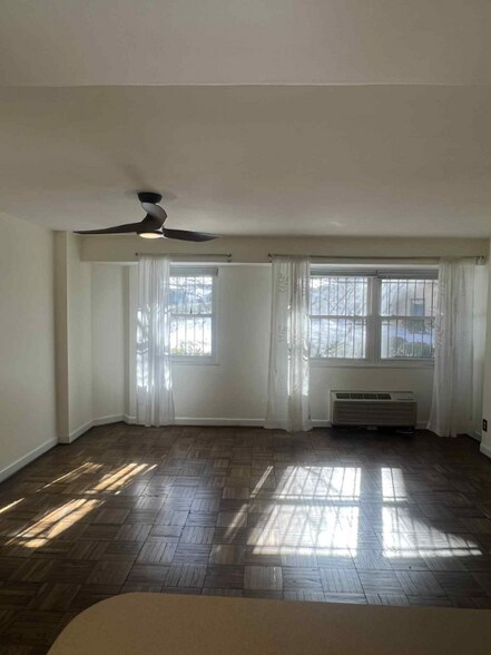 Building Photo - 1801 Clydesdale Pl NW