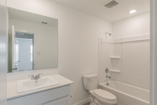 Building Photo - 3 bedroom 2 bath-brand new construction in...