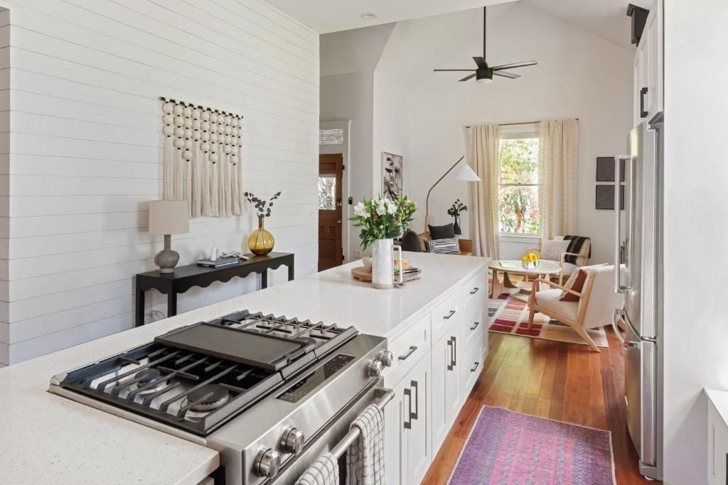 Building Photo - 685 Wylie St SE