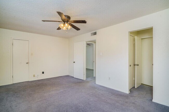 Building Photo - 3628 Hulen Park Cir