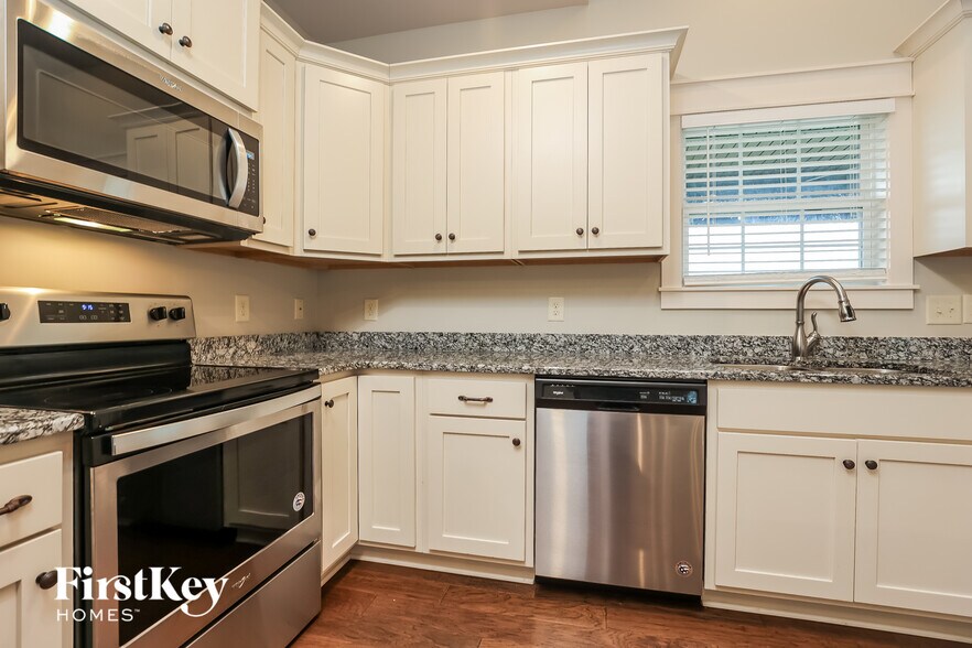 Building Photo - 1072 Harper Dean Wy