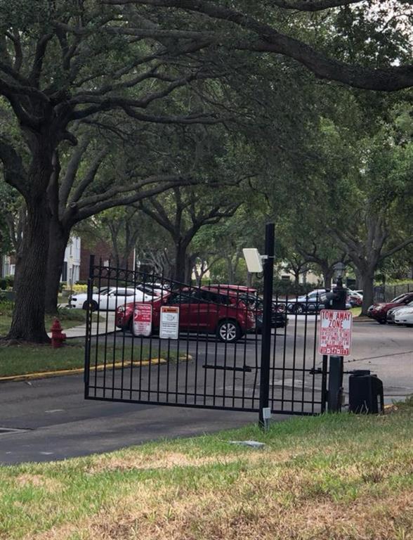 Building Photo - 10110 Winsford Oak Blvd