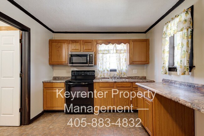 Building Photo - 3607 SW 12th St