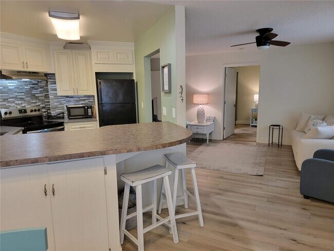 Building Photo - 1515 Pinellas Bayway S