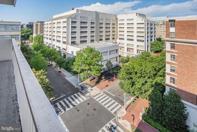 Building Photo - 730 24th St NW