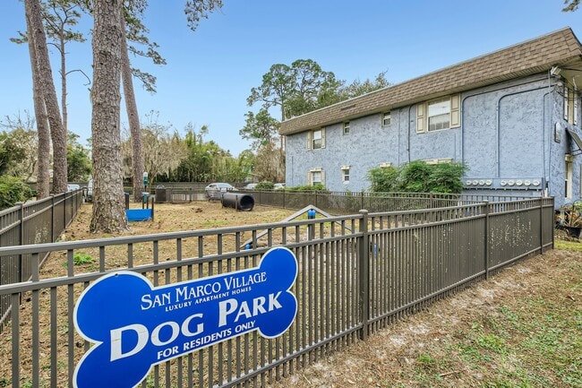 Building Photo - 2144 Dunsford Terrace