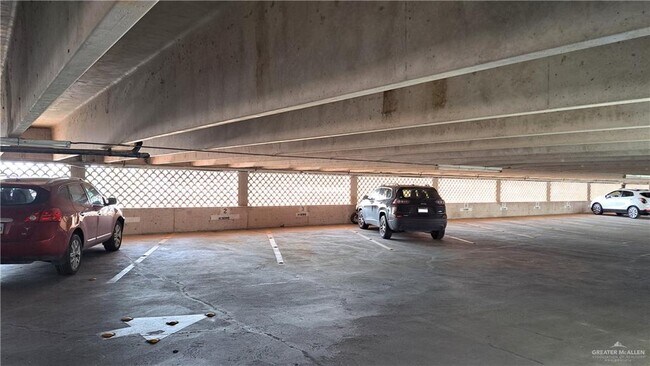 Building Photo - 1418 Beech Ave