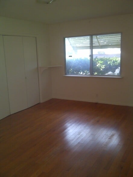 Building Photo - 1121 W Milling St