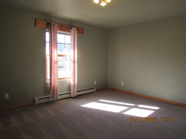 Building Photo - Two story home!