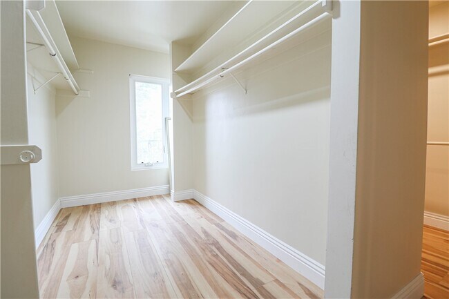 Building Photo - 16608 Park Ln Cir