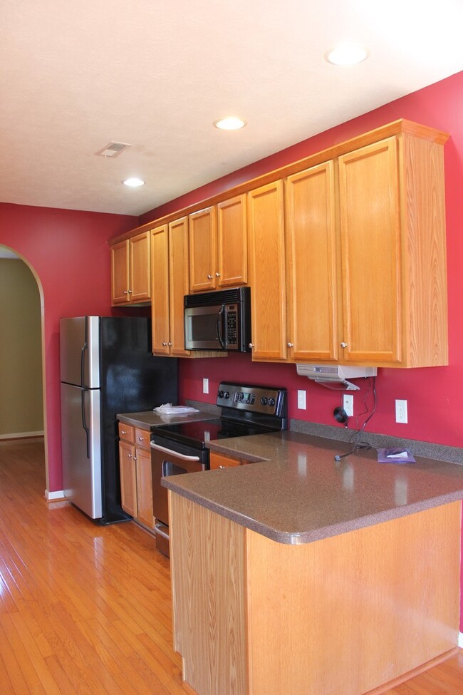 Building Photo - Townhouse for Rent in Taylor Springs