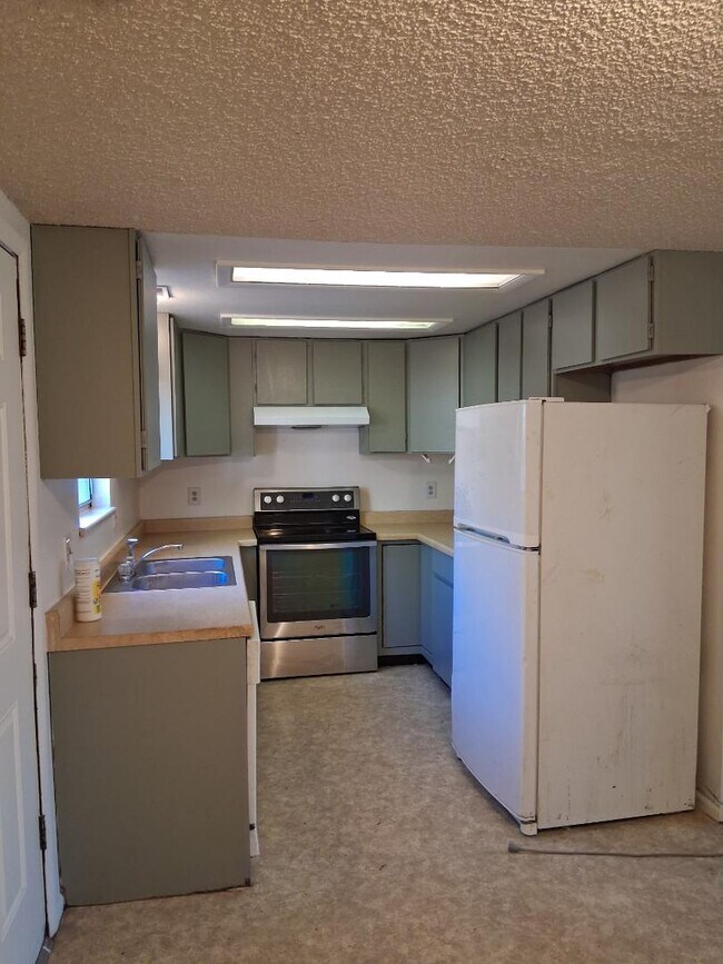 Building Photo - 573 Dawn Ct