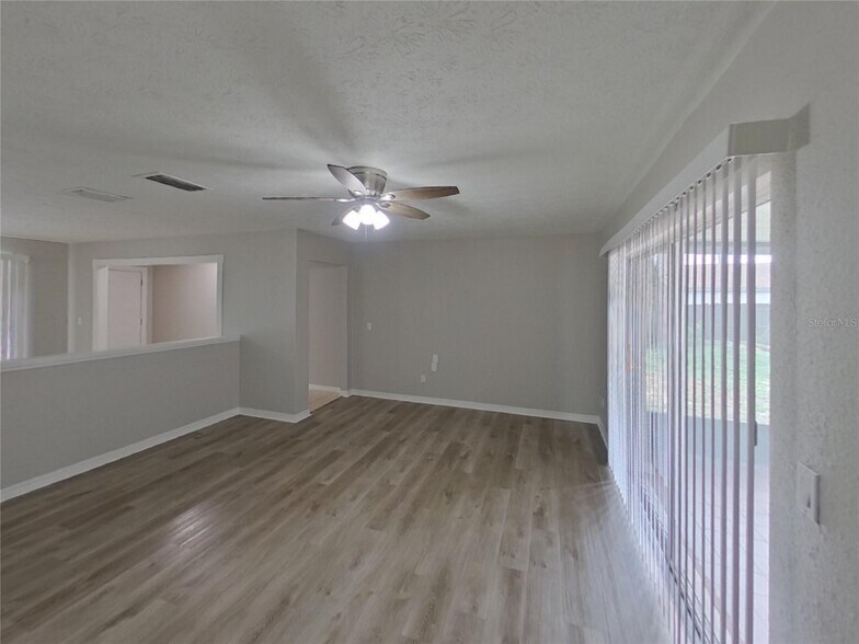 Building Photo - 114 Jeffrey Dr