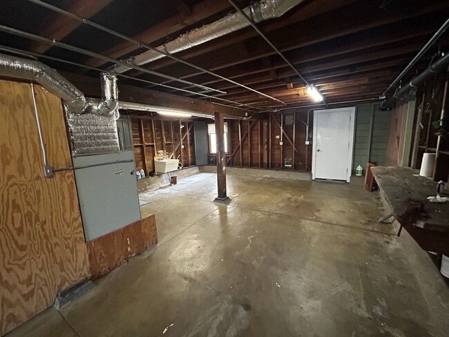 Building Photo - Charming Parkside 2bd/2bth Home