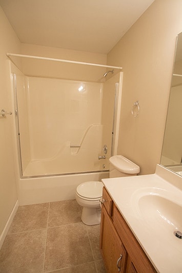Building Photo - 541 Southampton Dr