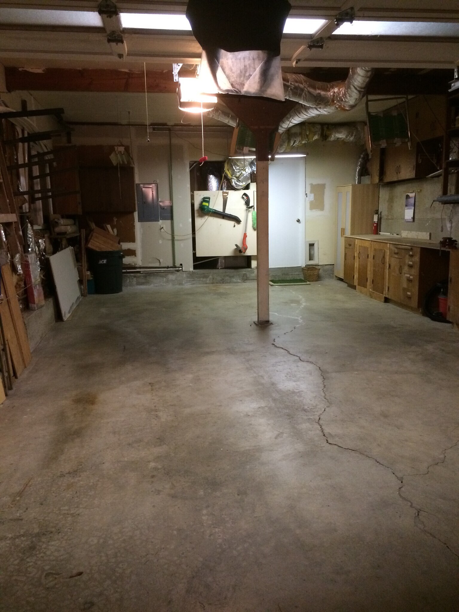 Building Photo - 233 Reichling Ave