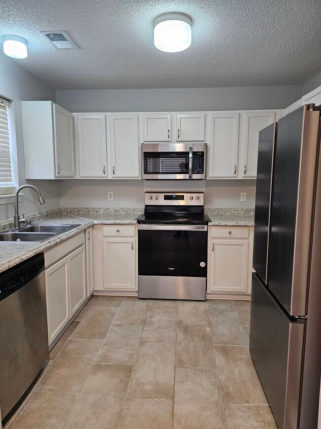 Building Photo - 10430 Brawley Ln